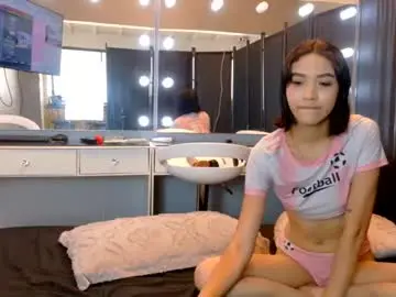 Chaturbate Free Live Porn of petitestrawberry18