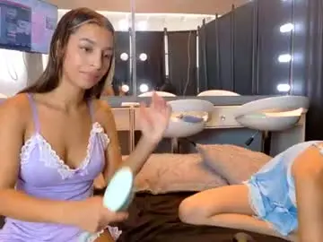 Chaturbate Sex Chat of petitestrawberry18