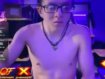 Chaturbate Nude Webcam of robertcicijr21