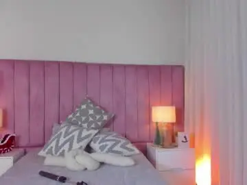 Chaturbate Live Sex Cam of aleja_arango