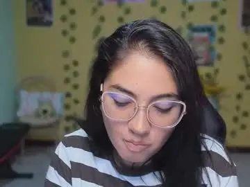 Chaturbate Free Porn Cam of littleprety6969