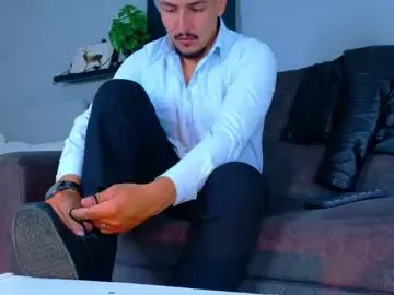 Chaturbate Live Sex Cam of mrfox__