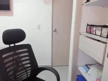 Chaturbate Watch Live Sex Cams of nahomi2021