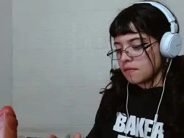 Chaturbate Adult Video Chat of petite_melodyy