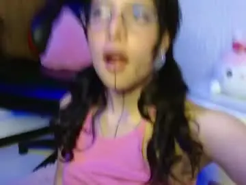 Chaturbate Watch Live Sex Cams of petite_melodyy