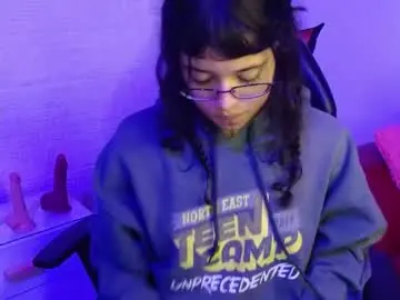 Chaturbate Watch Live Sex Cams of petite_melodyy