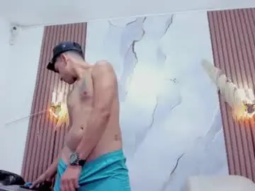 Chaturbate Live Porn of mckinley_os