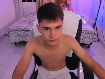 Chaturbate Watch Live Sex Cams of aron_boyy