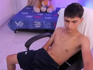Chaturbate Free Porn Cam of aron_boyy