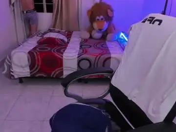 Chaturbate Best live sex cam show of aron_boyy