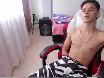 Chaturbate Watch Live Sex Cams of aron_boyy