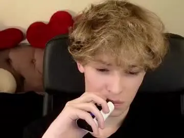 Chaturbate Private Sex Chat of curly_twinkboy