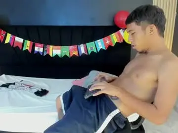 Chaturbate Best live sex cam show of dilanx18