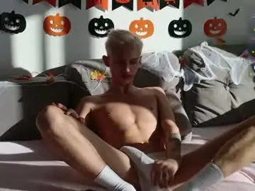 Chaturbate Live Sex Cam of leonlure