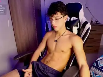 Chaturbate Watch Live Sex Cams of mike_pineapple