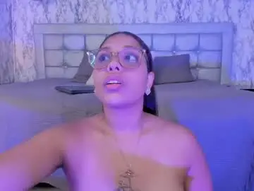 Chaturbate Live Sex Cam of giselle_up