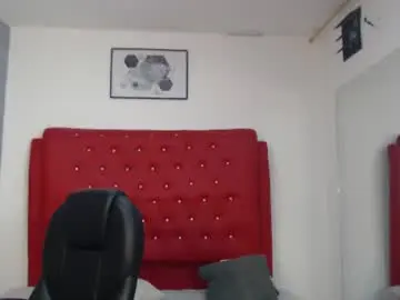 Chaturbate Live Sex Cam of ryan_grayx