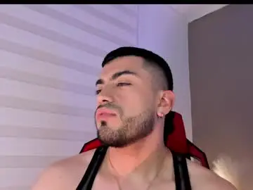 Chaturbate Live Porn of alexander_diiaz