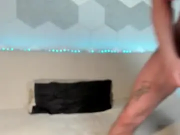 Chaturbate Watch Live Sex Cams of dennis_bloom