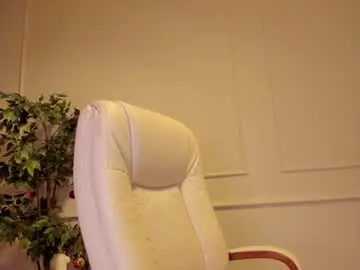 Chaturbate Live Sex Cam of adalyn_glow