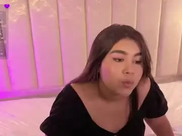 Chaturbate Live Sex Cam of oliviacutie_