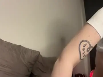 Chaturbate Live Sex Cam of ecl1pse_