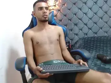 Chaturbate Live Sex Cam of max_milk2