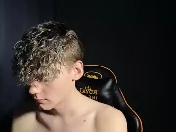 Chaturbate Live Porn of kirill_20_cm