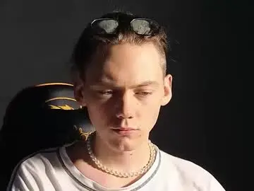 Chaturbate Live Sex Cam of kirill_20_cm