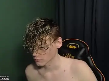 Chaturbate Free Live Porn of kirill_20_cm