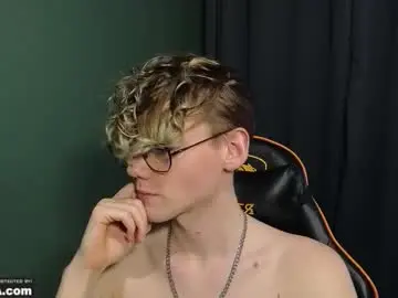 Chaturbate Best live sex cam show of kirill_20_cm