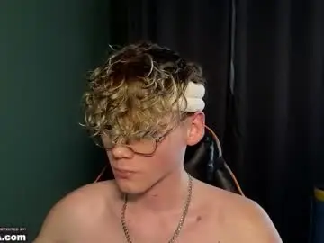 Chaturbate Best live sex cam show of kirill_20_cm