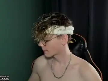 Chaturbate Live Porn of kirill_20_cm