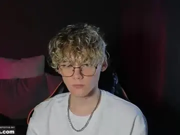 Chaturbate Live Sex Cam of kirill_20_cm