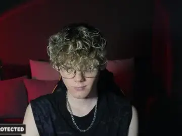 Chaturbate Live Sex Cam of kirill_20_cm