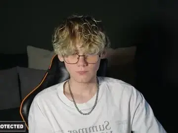 Chaturbate Live Porn of kirill_20_cm