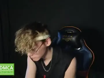 Chaturbate Live Sex of kirill_20_cm