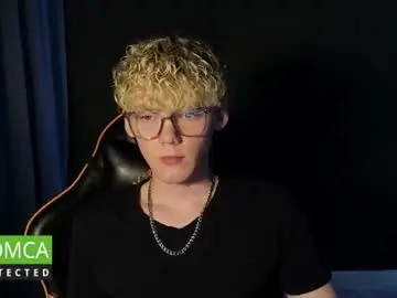 Chaturbate Free Live Porn of kirill_20_cm