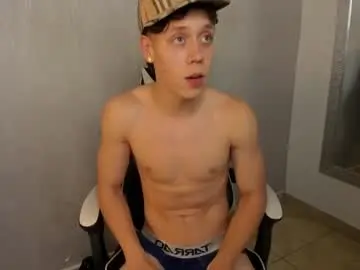 Chaturbate Live Sex Cam of santiceballo