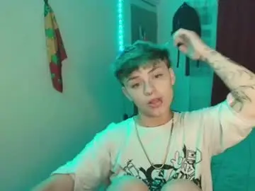 Chaturbate Free Porn Cam of ares_boo