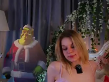 Chaturbate Live Sex Cam of burnletitallburn