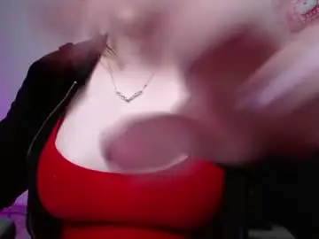 Chaturbate Live Sex Cam of krystalsyxx