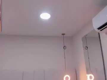Chaturbate Watch Live Sex Cams of riri_candy