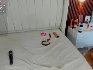 Chaturbate Live Sex Cam of camilagray2