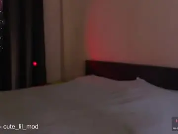 Chaturbate Live Sex Cam of kiraturner