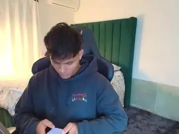 Chaturbate Live Sex Cam of lei_77