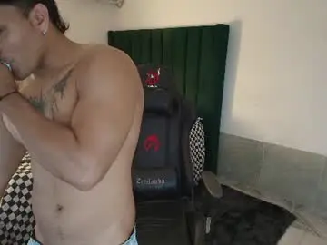 Chaturbate Live Sex Cam of lei_77