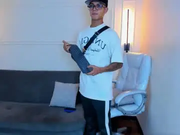 Chaturbate Best live sex cam show of paradise_boy_s