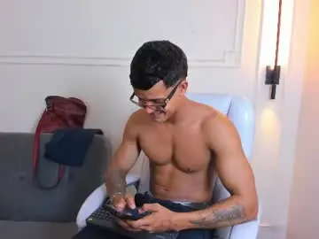 Chaturbate Free Porn Cam of paradise_boy_s