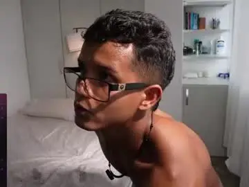 Chaturbate Nude Webcam of paradise_boy_s